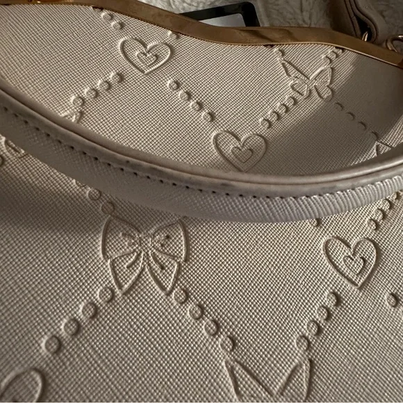 Crossi Beige Crossbody Bag: NWT - Picture 8 of 13